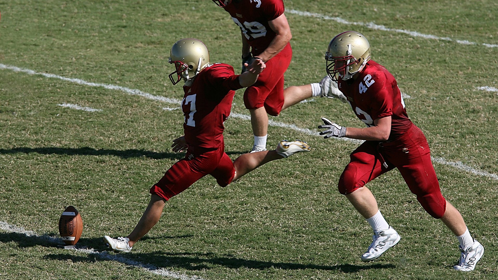 世界铁人三项杯赛阿根廷站 中国女选手顶住逆风拼得一枚铜牌，铁人三项世界冠军成绩
